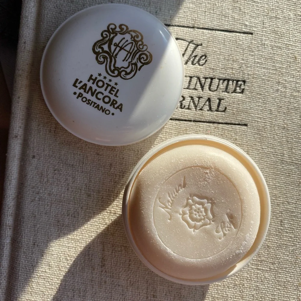 HOTEL L’ANCORA Positano soap dish and soap